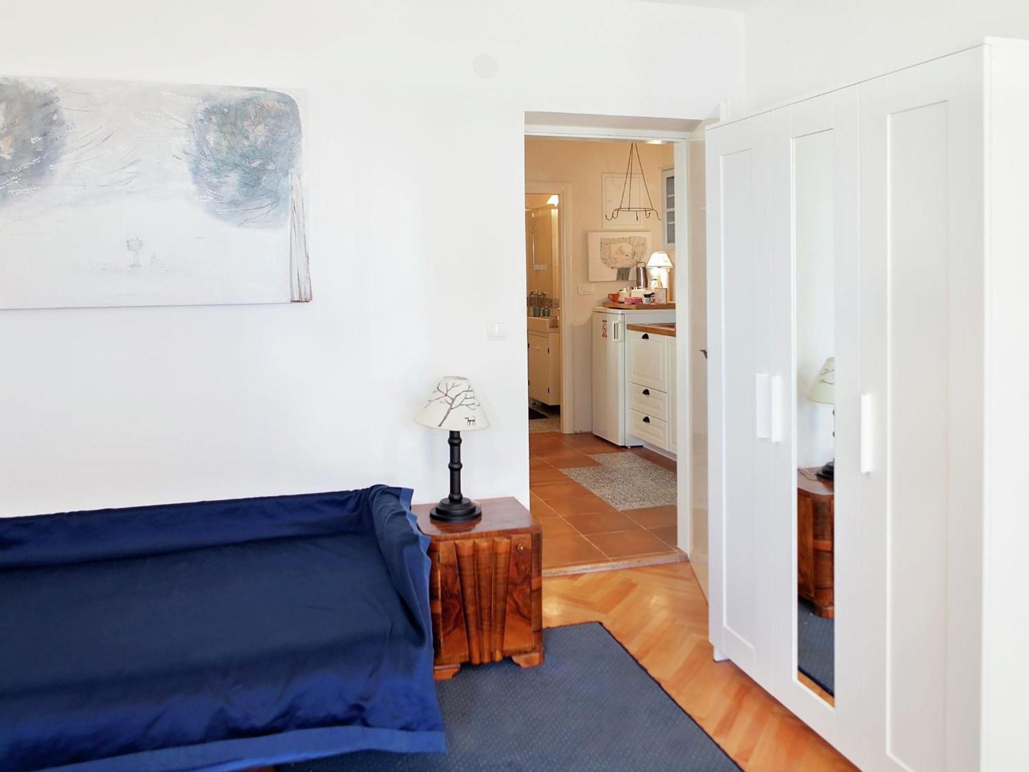 Cozy Apartment With A Balcony And A Sea View Брела Экстерьер фото