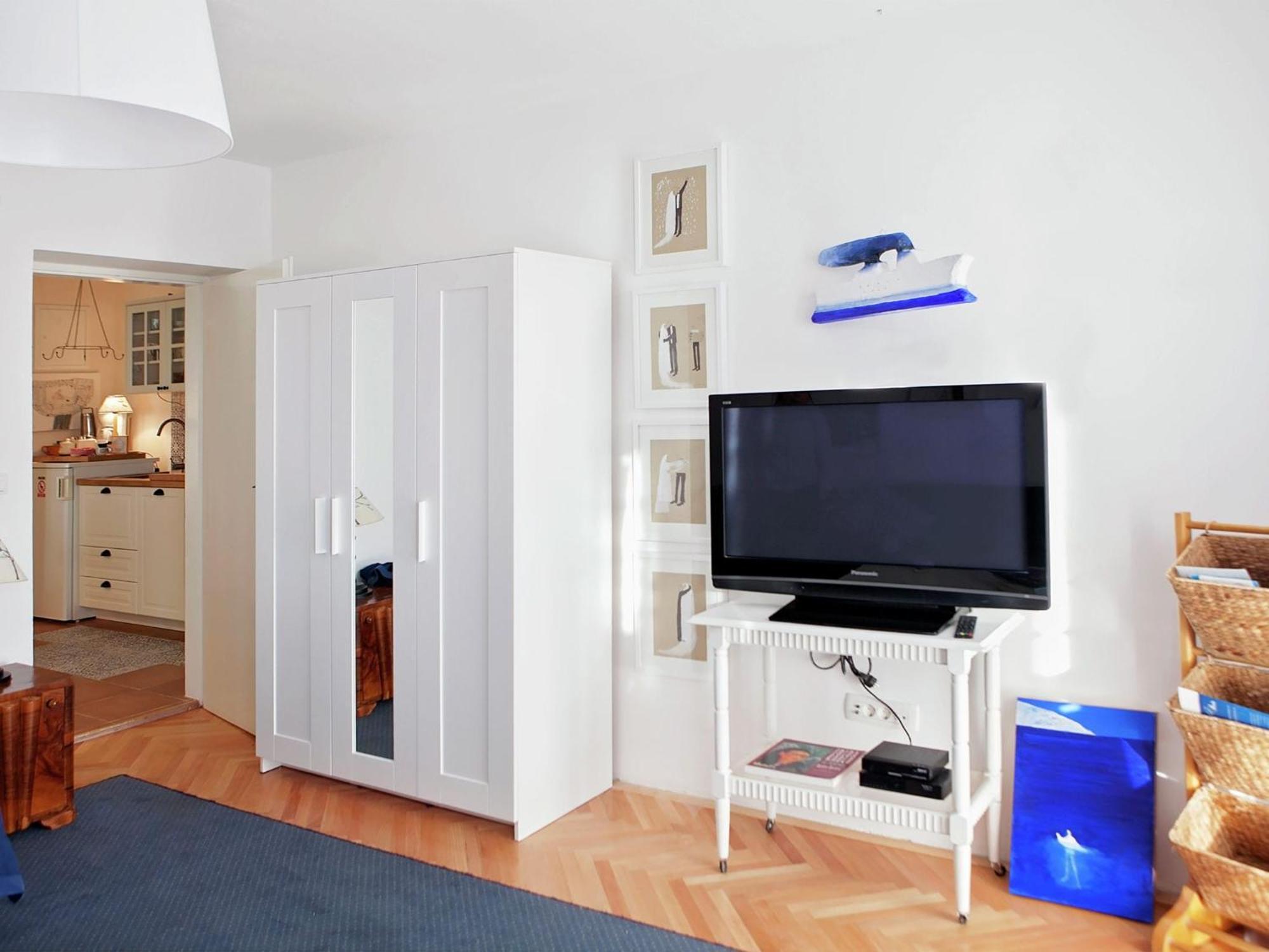 Cozy Apartment With A Balcony And A Sea View Брела Экстерьер фото