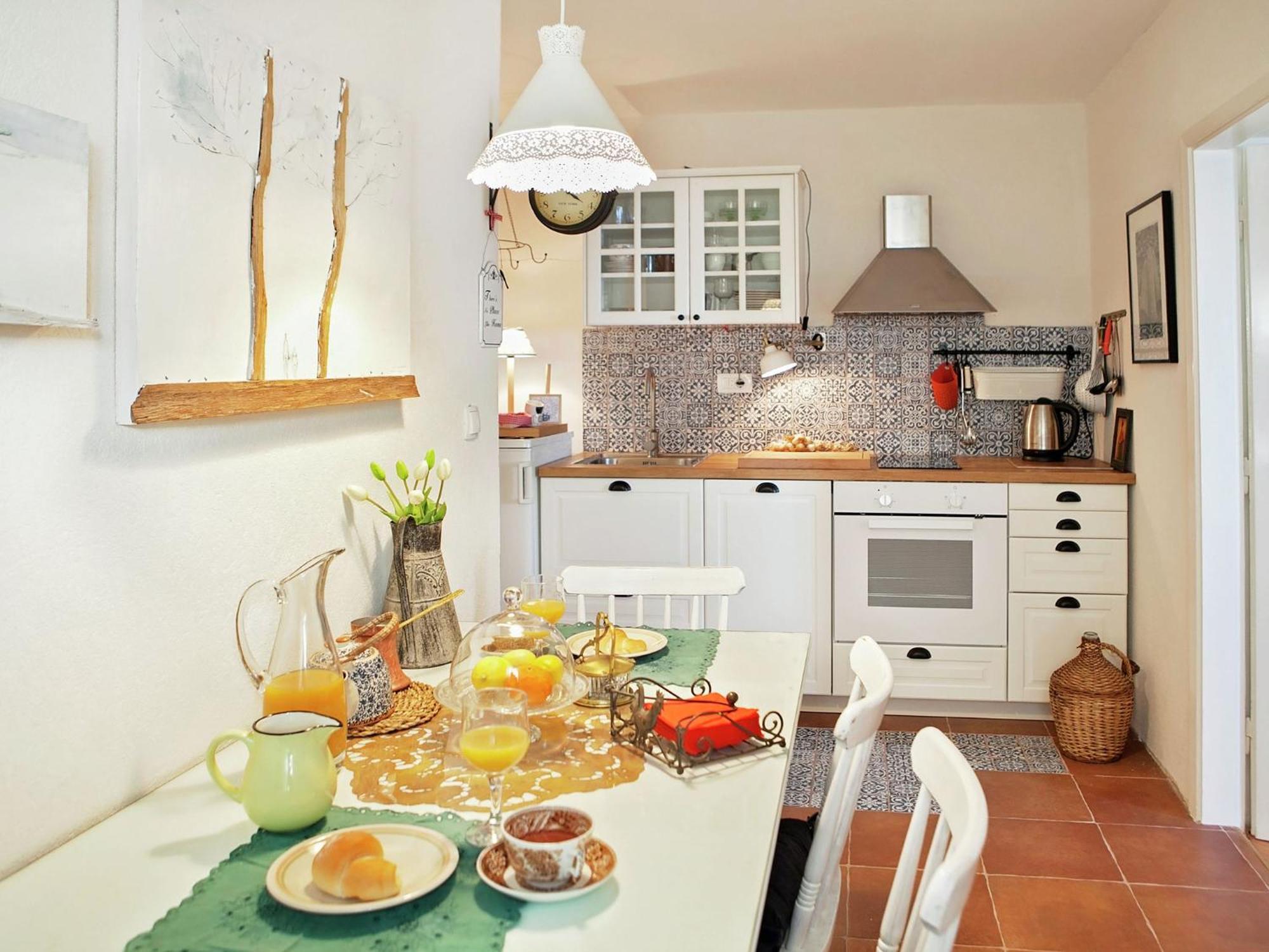 Cozy Apartment With A Balcony And A Sea View Брела Экстерьер фото