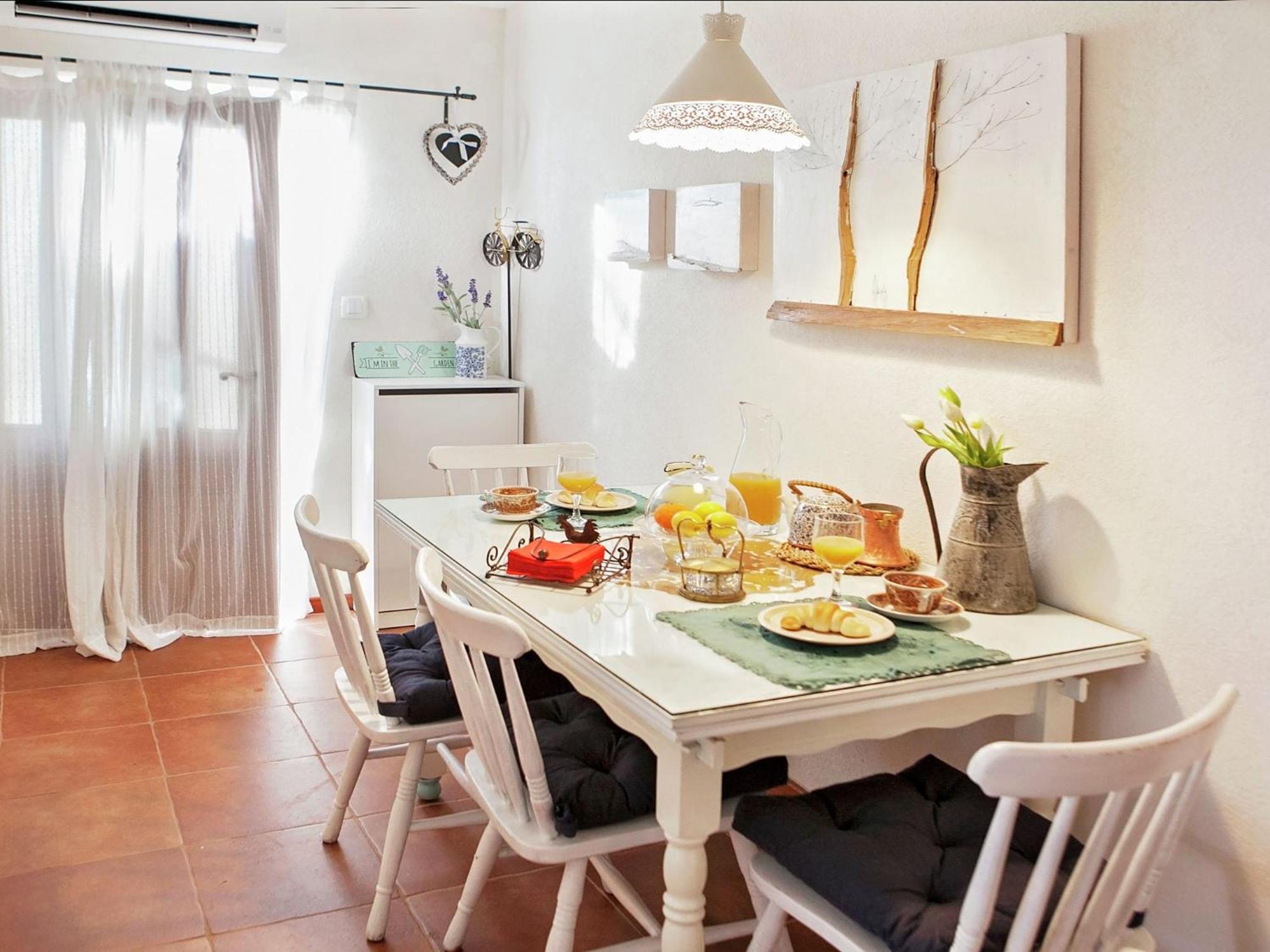 Cozy Apartment With A Balcony And A Sea View Брела Экстерьер фото